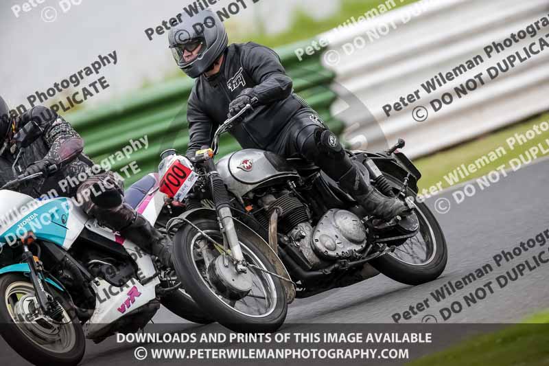 Vintage motorcycle club;eventdigitalimages;mallory park;mallory park trackday photographs;no limits trackdays;peter wileman photography;trackday digital images;trackday photos;vmcc festival 1000 bikes photographs